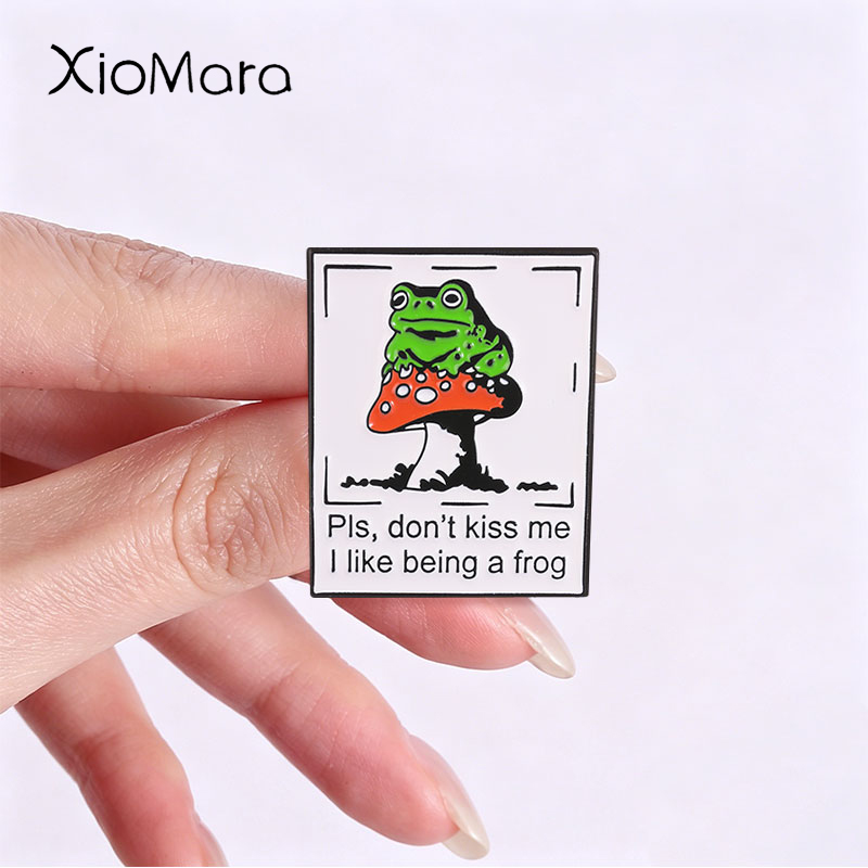 Embroidery Kiss - Frog Mushroom Badge Pls Don't Kiss